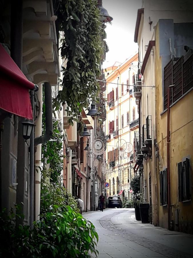Via San Giacomo 10 * Cagliari
